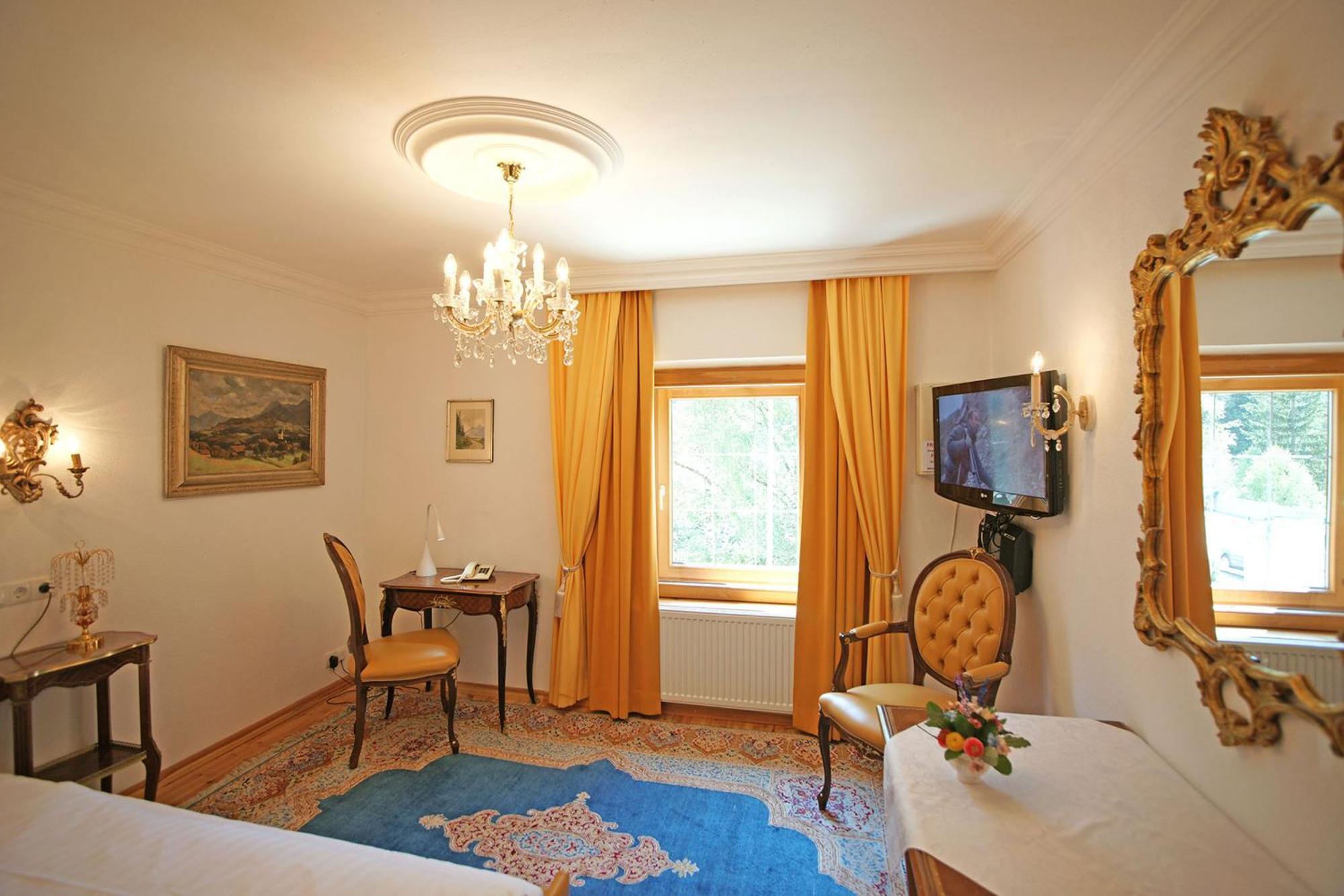 Schloss Hotel Fernsteinsee Nassereith Bilik gambar